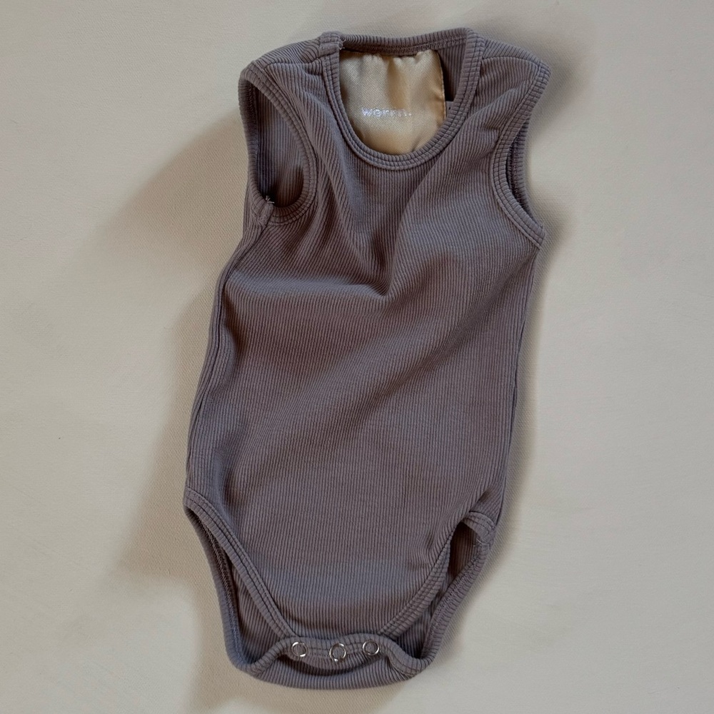 Worrnn Ribbed Bodysuit 0–3M Charcoal Gray Sleeveless Minimal Baby One Piece